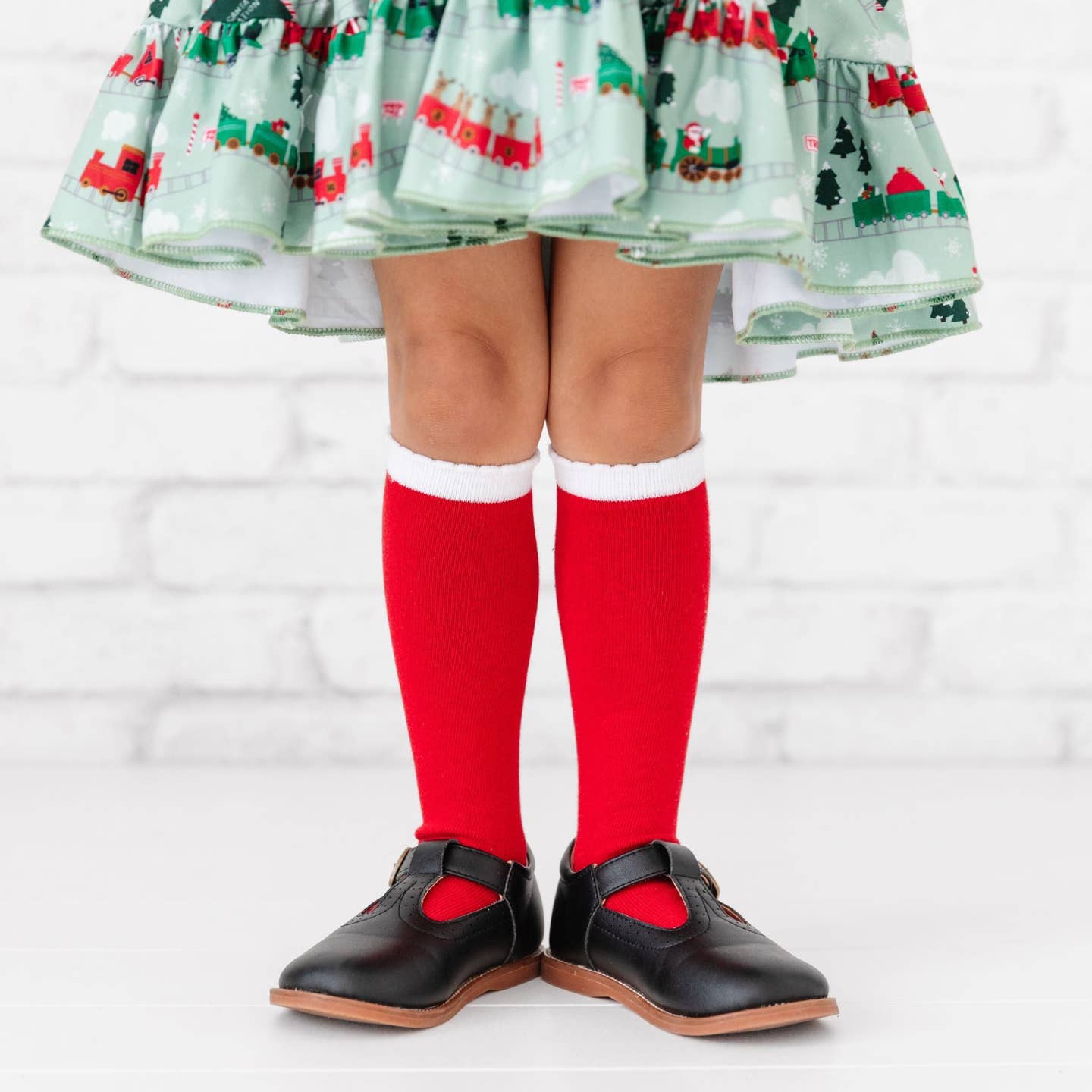 Scalloped Knee High Socks