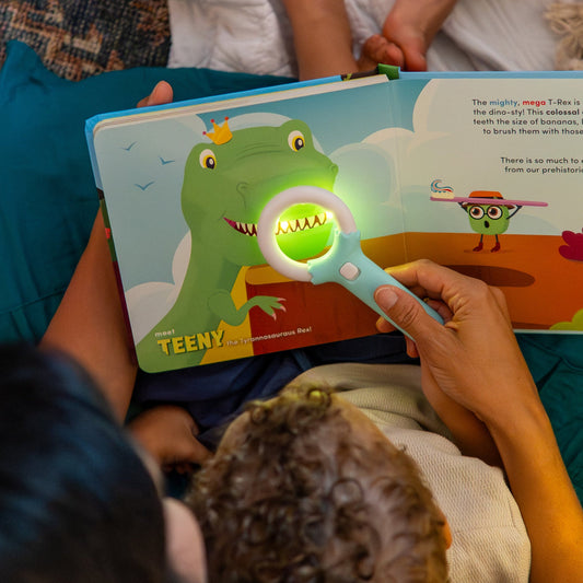 Pals Light-Up Book - Pippa's Prehistoric Pals